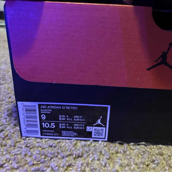 Jordan Men's Sneakers in Black and Yellow - Picture 4 of 5